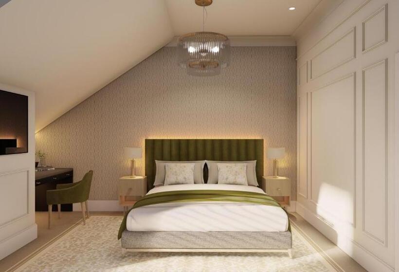 디럭스 룸 킹사이즈 침대, The Clements