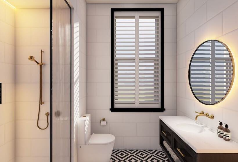 디럭스 룸, The Clements