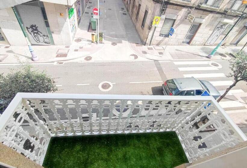اتاق استاندارد با بالکن, Hostal Airiños De Vigo