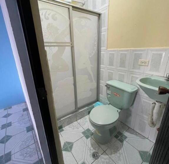 غرفة عائلية, Hostal Everest