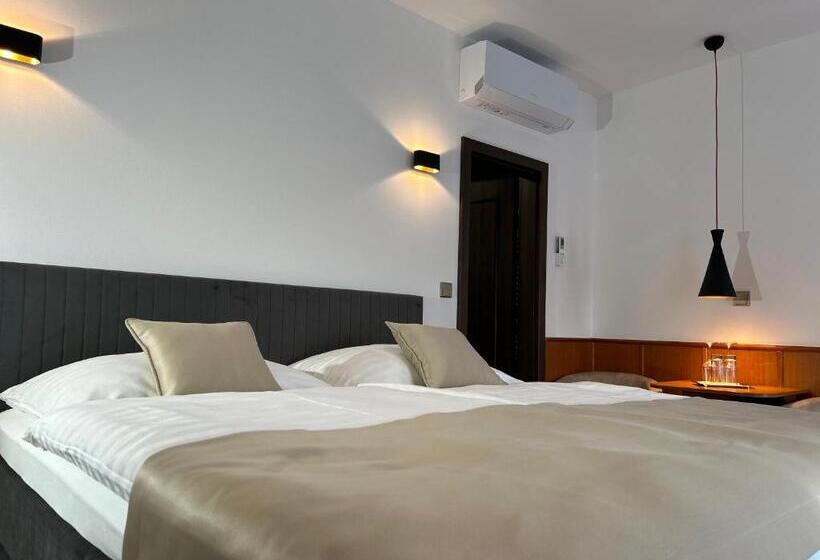 غرفة قياسية, Zámeček 11 Starý Jičín