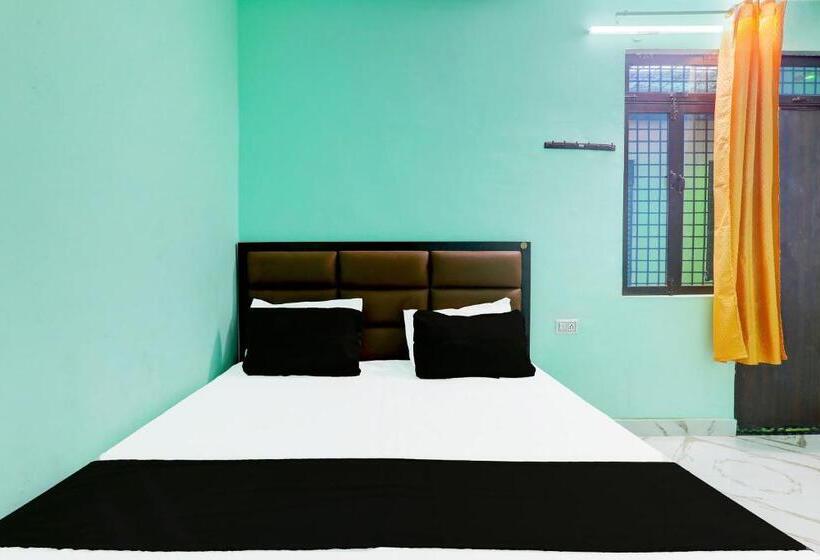اتاق لوکس سه تخته, Spot On Hotel Ar Complex
