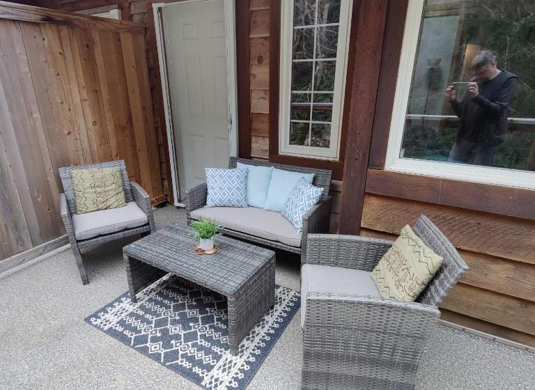 Номер Superior с Террасой, Hummingbird Lodge Bnb