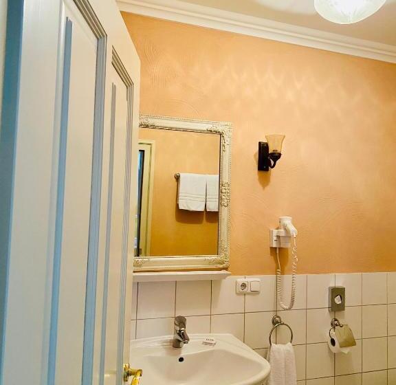 غرفة قياسية, Schloss Karow