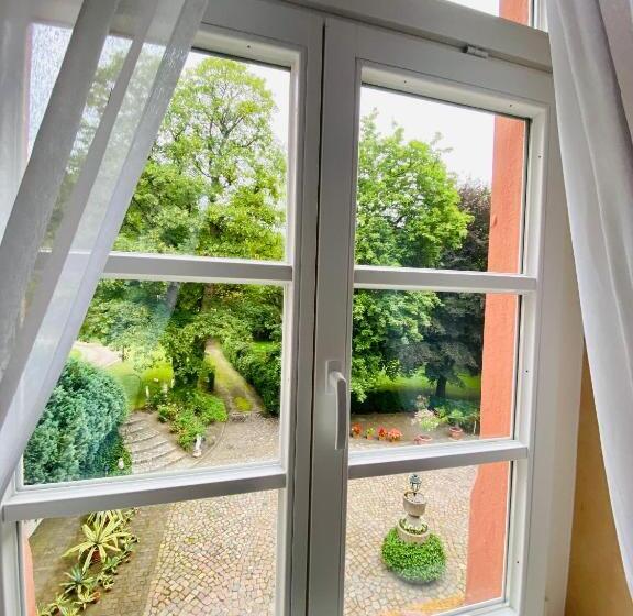 غرفة قياسية, Schloss Karow