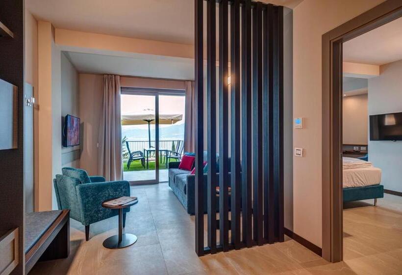 جناح مطل على البحيرة, Sky View Garda Lake By Hotel Galvani