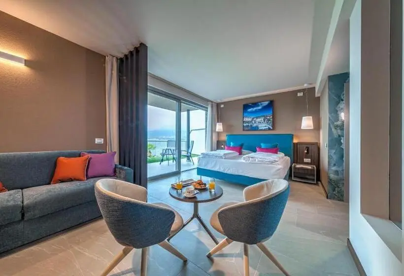 Juniorsviitti Järvinäkymä, Sky View Garda Lake By Hotel Galvani