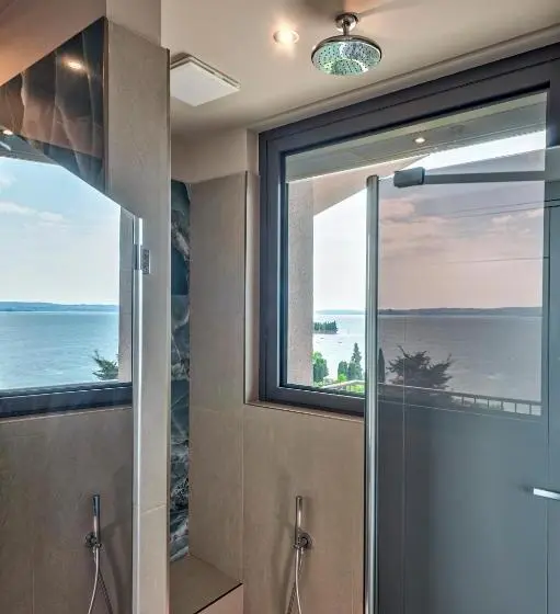 Standard-huone Järvinäkymä, Sky View Garda Lake By Hotel Galvani