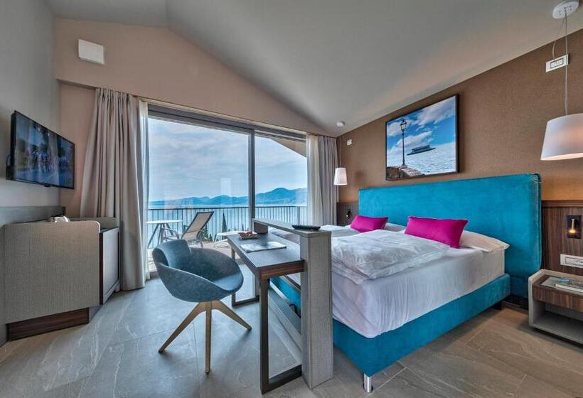 غرفة قياسية مطلّة علي البحيرة, Sky View Garda Lake By Hotel Galvani