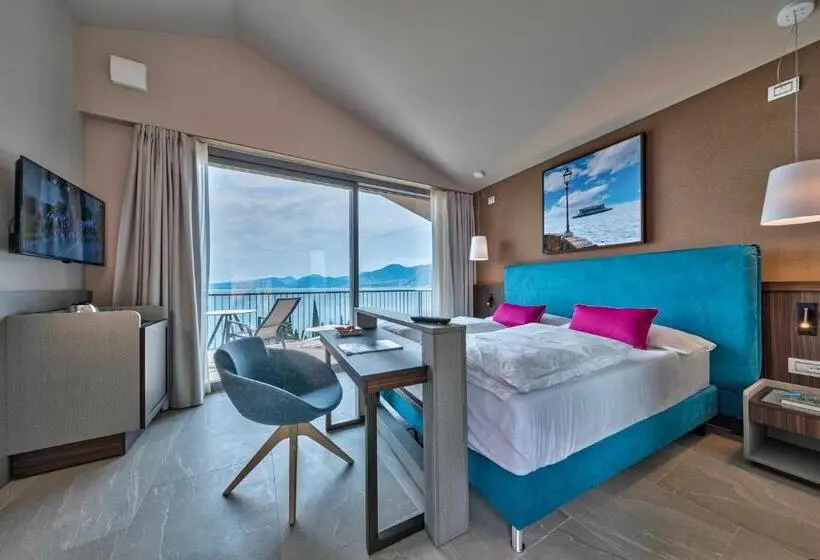 Standard-huone Järvinäkymä, Sky View Garda Lake By Hotel Galvani