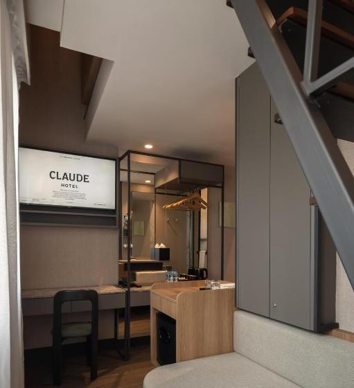 استودیوی سوپریور, Claude