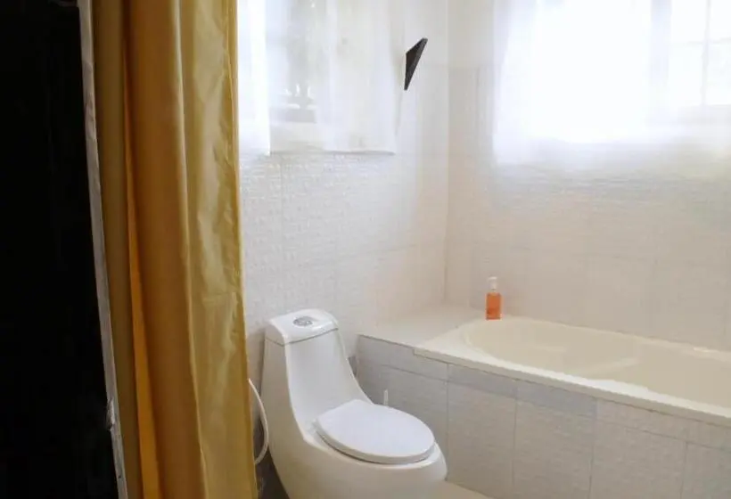اتاق لوکس, Oya Guest House