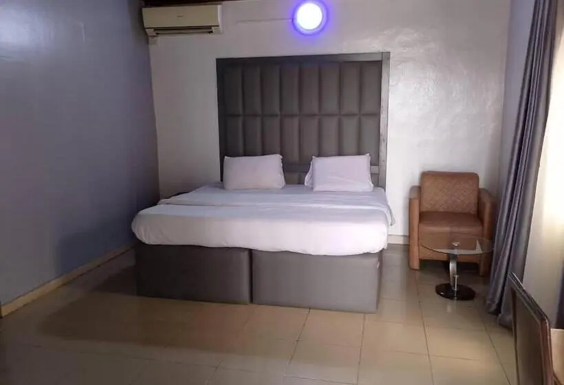 اتاق استاندارد یک نفره, Morada Hotels