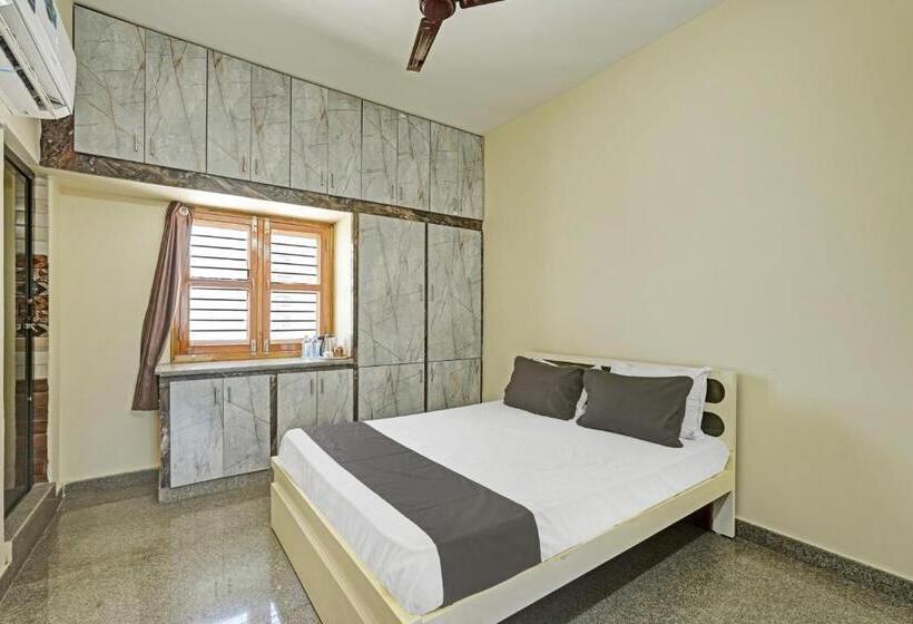 اتاق کلاسیک سه تخته, Oyo Skv Residency Service Apartment