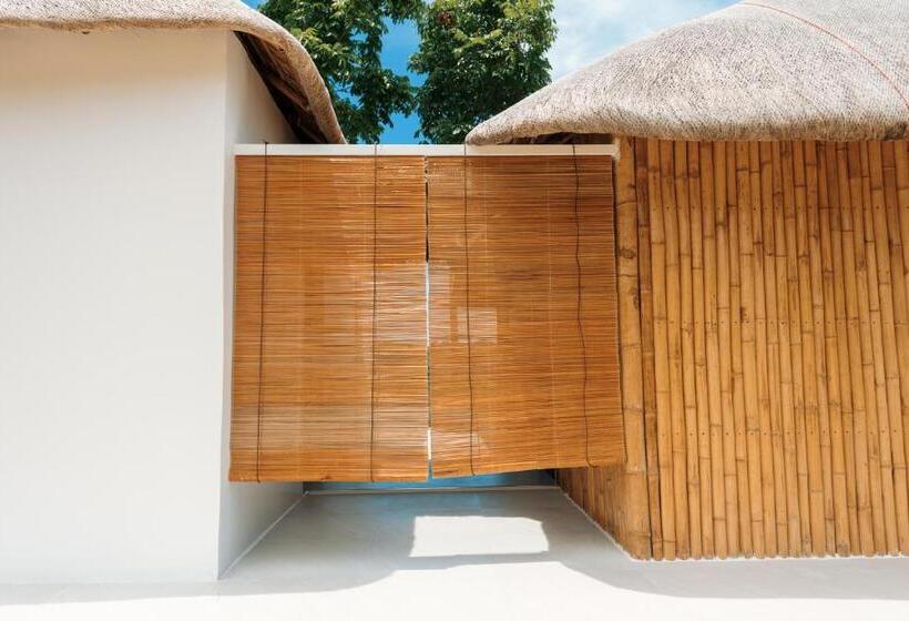 غرفة قياسية رباعية مزودة بشُرفة, Malabuyoc Resort Cebu