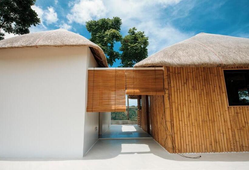 غرفة قياسية رباعية مزودة بشُرفة, Malabuyoc Resort Cebu