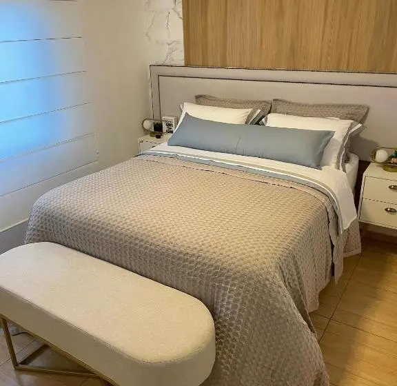 スイート, Quarto No Centro De Doutor Pedrinho