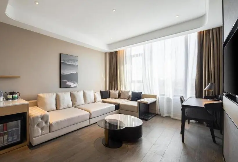 سوییت لوکس, Atour Hotel Chifeng Hongshan Sport Center