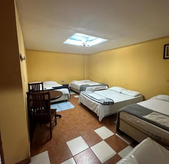 اتاق استاندارد چهار تخته, Hasa Nicaragua