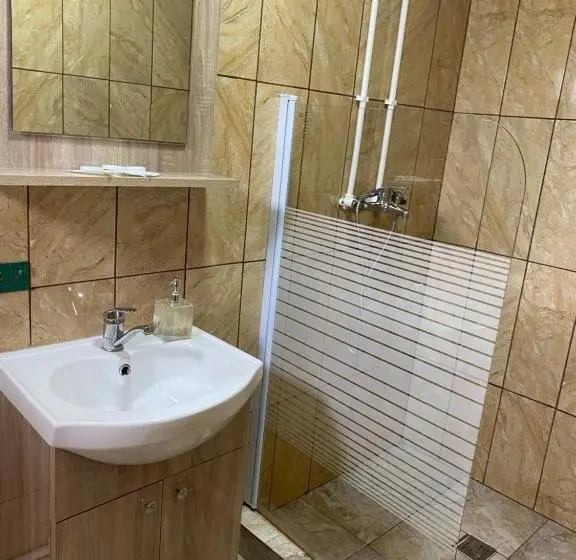 اتاق استاندارد سه نفره, Vila Krystal