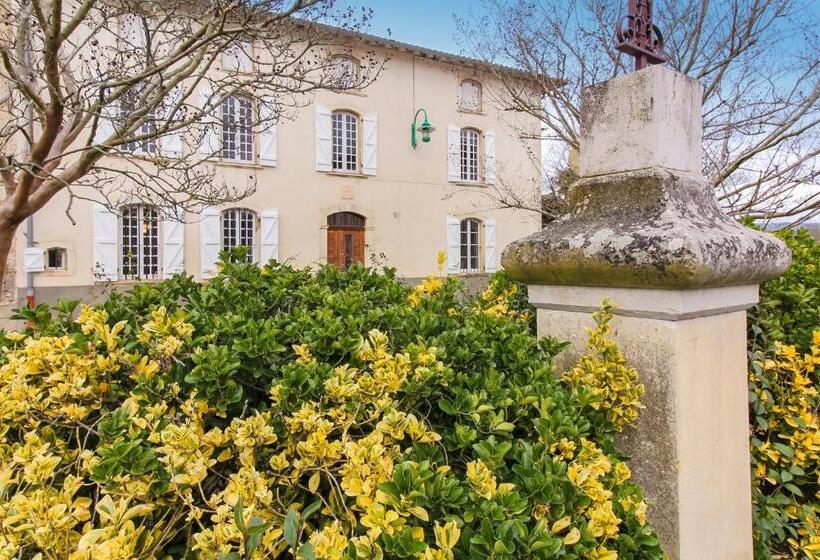 جناح عائلي, Ostal Cassinia