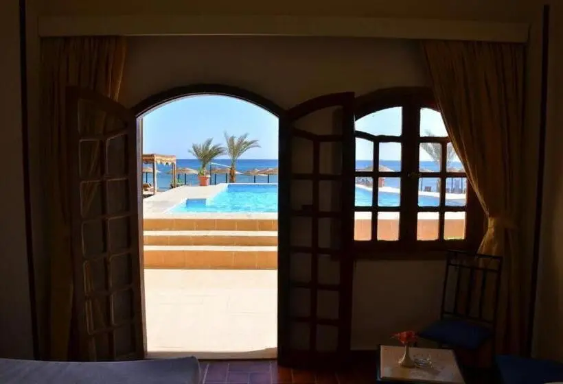 اتاق استاندارد با چشمانداز دریا, Dolphin Hotel Safaga