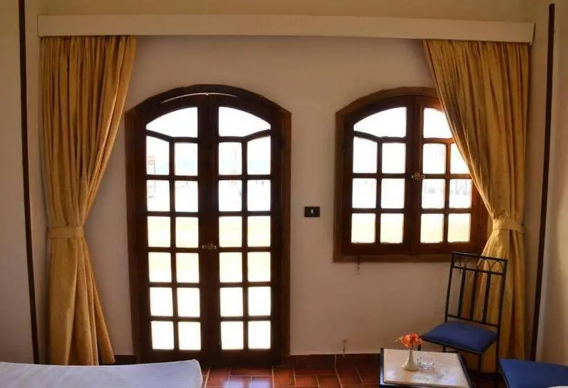 اتاق استاندارد با چشمانداز دریا, Dolphin Hotel Safaga