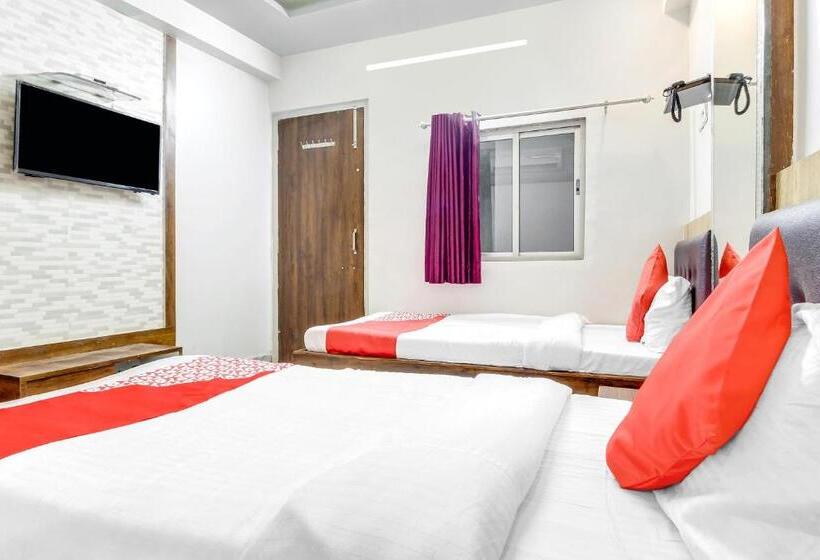 غرفة كلاسيكية ثلاثية, Oyo Ashoka