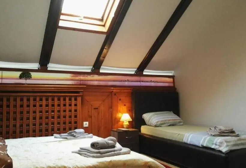 اتاق استاندارد سه نفره, Fortezza Rooms