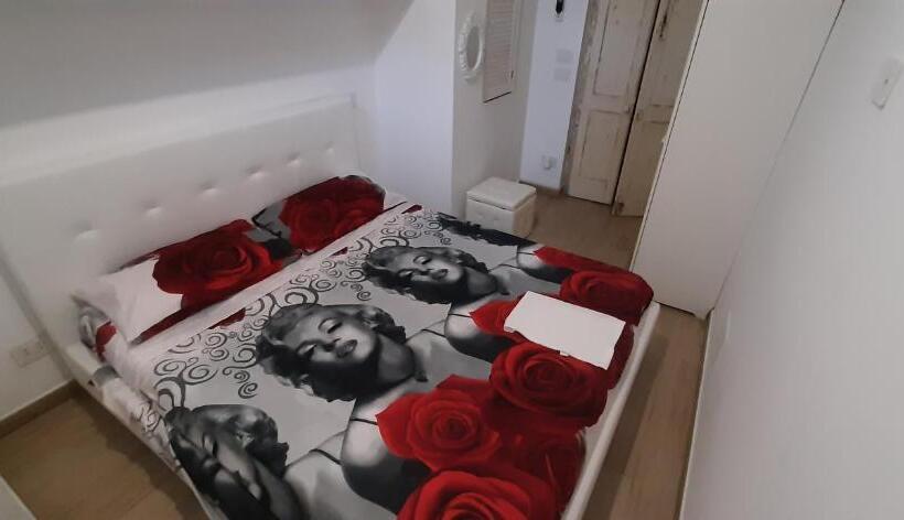 דירת שלושה חדרים, La Tavernetta Degli Artisti