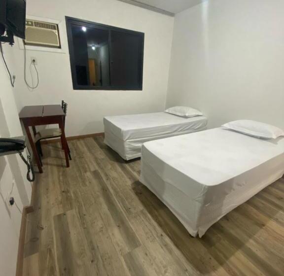 חדר סופריור, Virginia