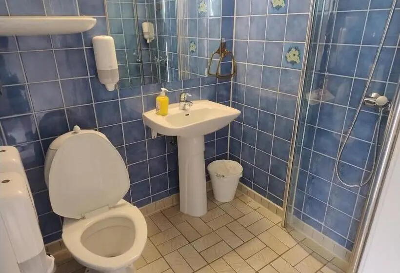 Üç Kişilik Standart Oda, Motel Larvik