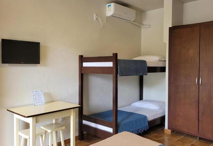 スタンダード4人部屋, Pousada Da Ferrugem Praia Da Ferrugem
