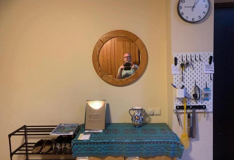 اتاق استاندارد سه نفره, Artless #2