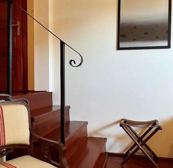 Стандартный Номер Кровать Кинг, Péchy Castle