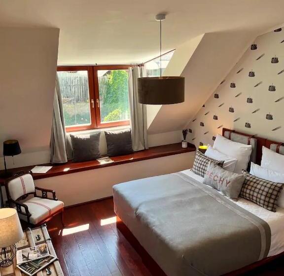 Стандартный Номер Кровать Кинг, Péchy Castle