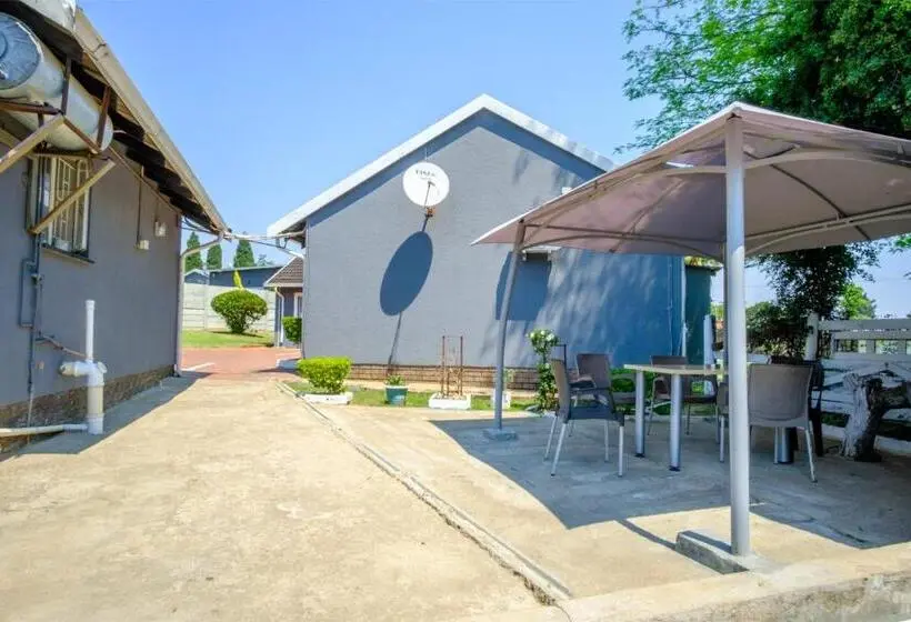 デラックススタジオ, Alimop Bed And Breakfast