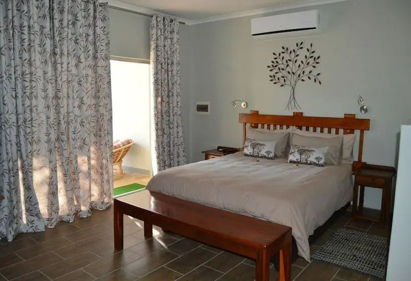 اتاق خانوادگی, Kamaku Guesthouse Cc