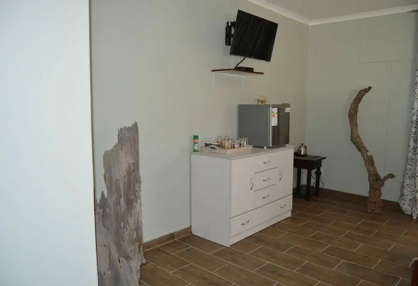 اتاق خانوادگی, Kamaku Guesthouse Cc