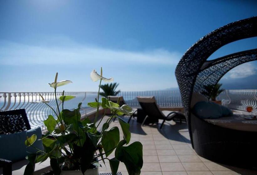 סוויטת דלוקס נוף לים, Villa Le Terrazze Charming Rooms