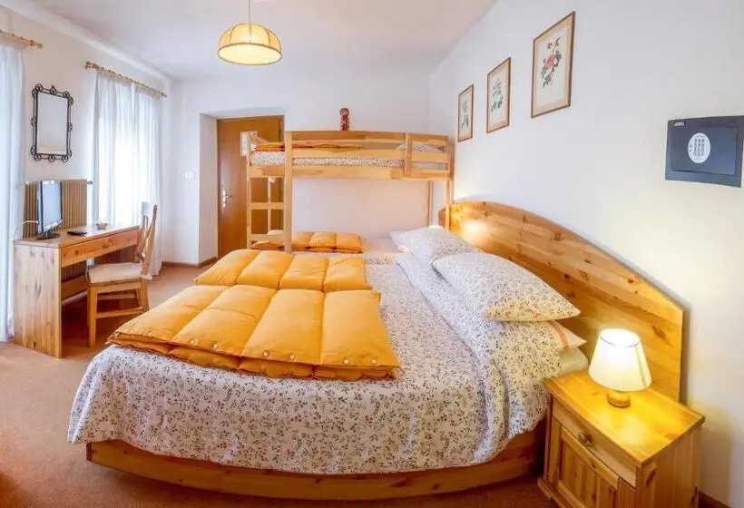 バルコニー付きスタンダードトリプルルーム, Albergo Cavallino