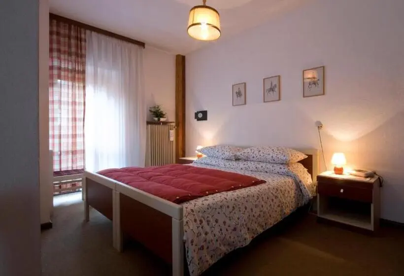 バルコニー付きスタンダードルーム, Albergo Cavallino