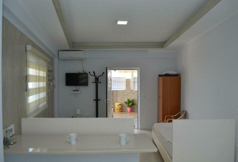 חדר סטודיו סטנדרד, Angjelo