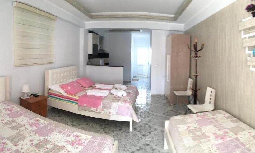 סטודיו דלוקס, Angjelo