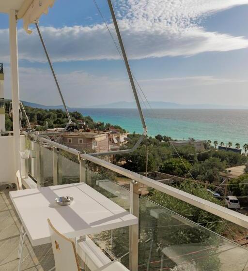 דירת חדר, Angjelo