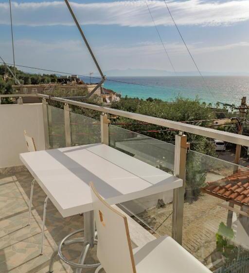 סטודיו סטנדרטי נוף לים, Angjelo