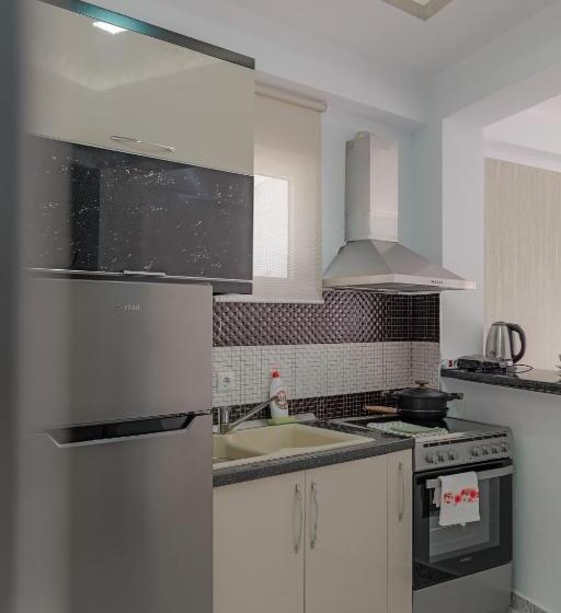 סטודיו דלוקס, Angjelo