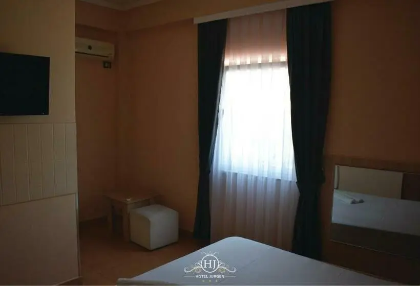 اتاق استاندارد با تخت بزرگ, Jurgen