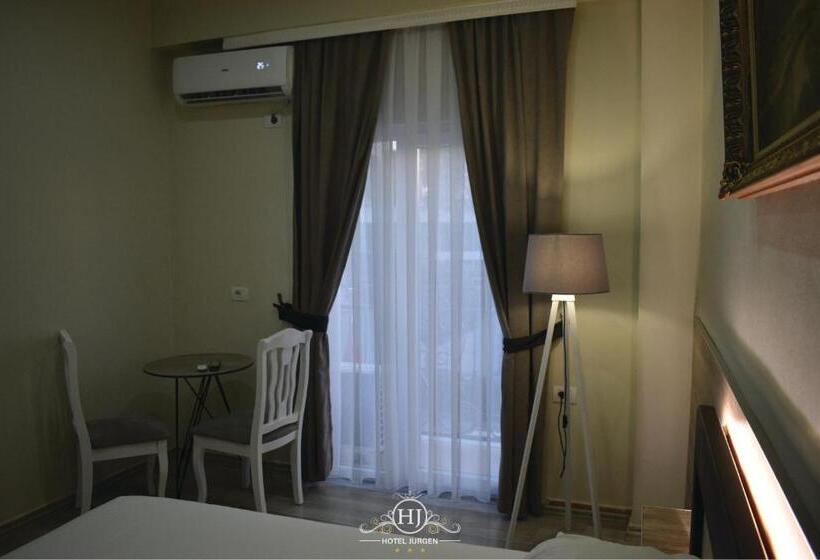 غرفة قياسية سرير كينج, Jurgen