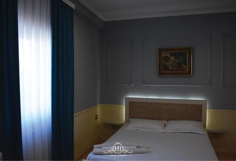 غرفة ديلوكس سرير كينج, Jurgen